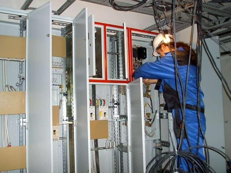 Обслуживание, ремонт, замена оборудования в ТП.